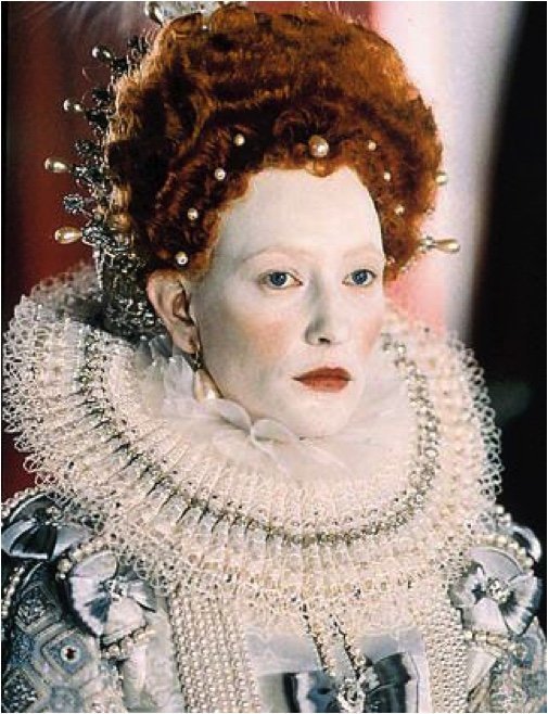 Kraliçe Elizabeth'in İkonikleşen Sıradışı Makyajı 11