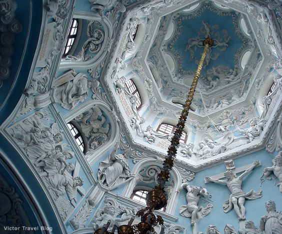 DOĞU'DA ÇARPICI BİR REFORM: BAROK MİMARİ