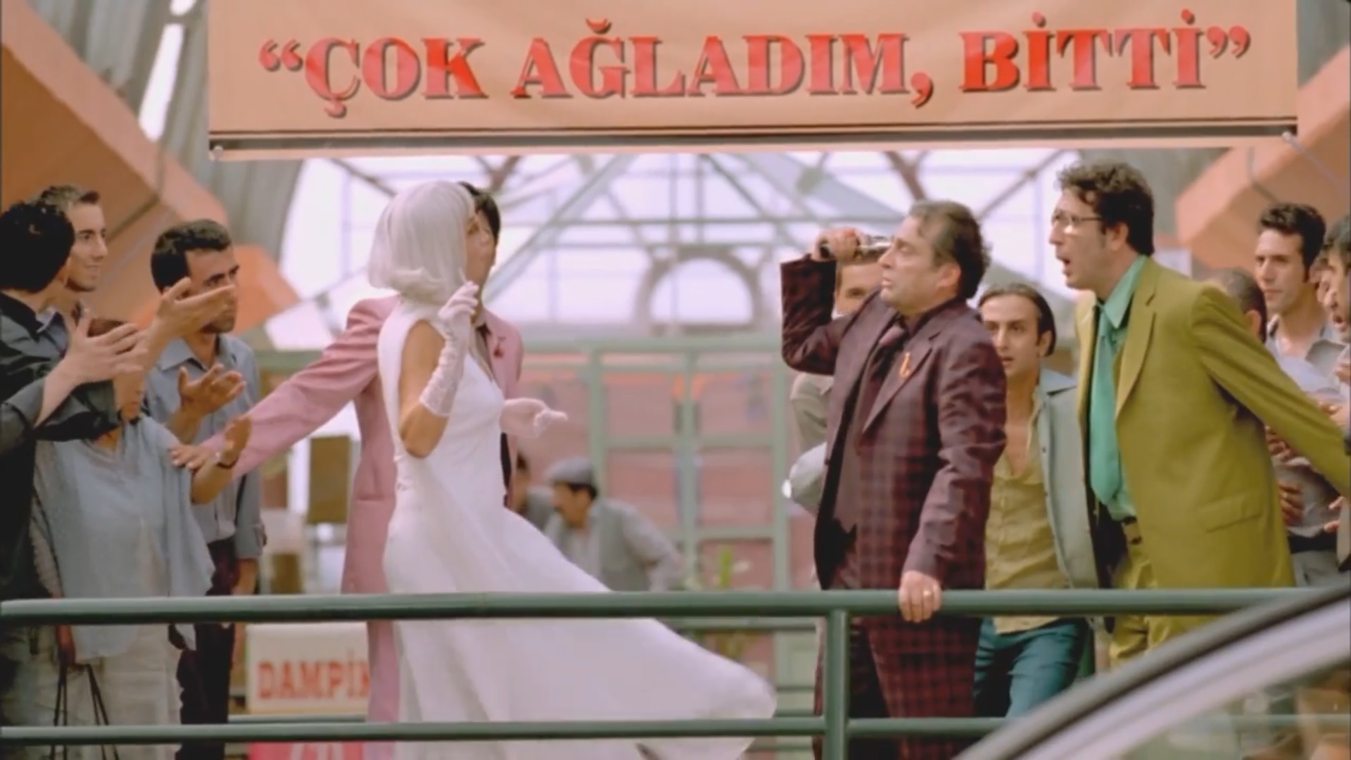 Neredesin Firuze: Ya Evde Yoksan 10