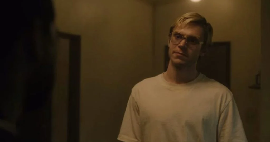 Dahmer | Canavar: Jeffrey Dahmer'ın Hikayesi 12