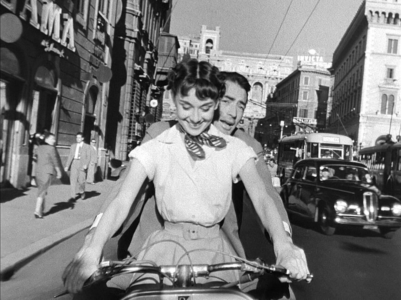 Kültürel Bir Değişimin Sembolü: Vespa 13