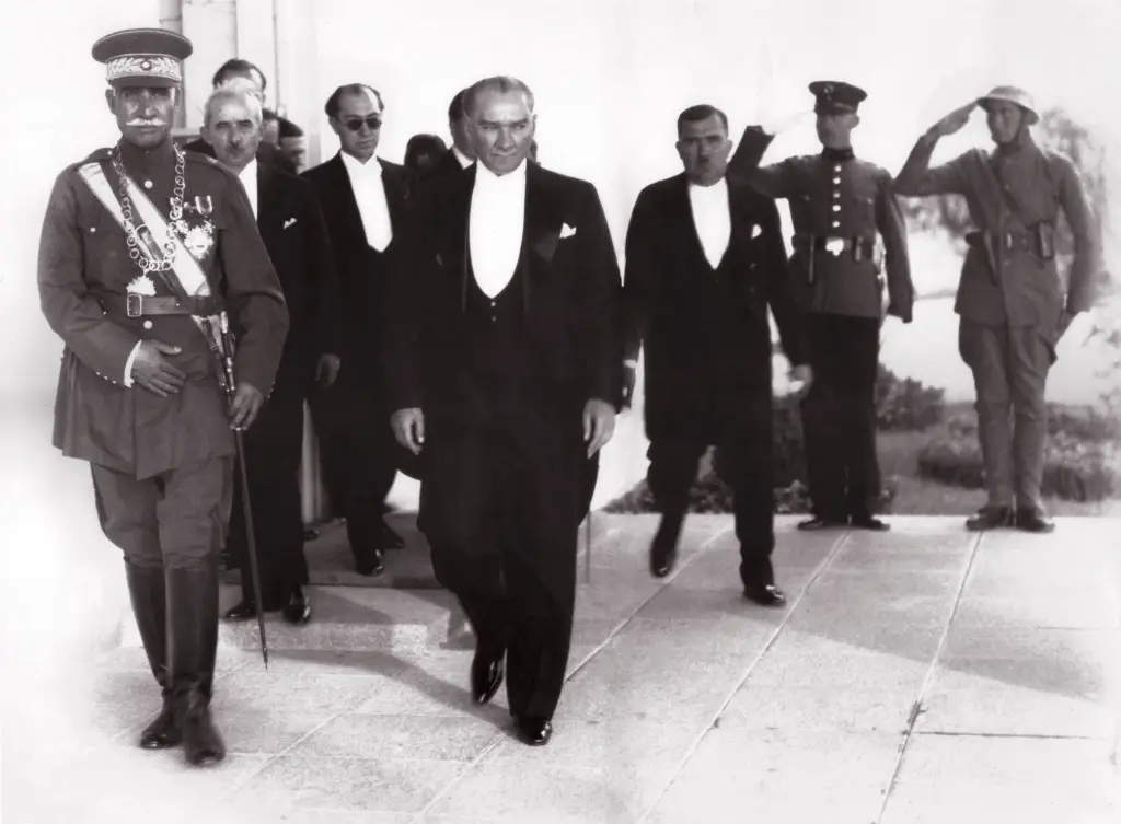 Türkiye'de Operanın Gelişimi: Müzik Devrimi 24