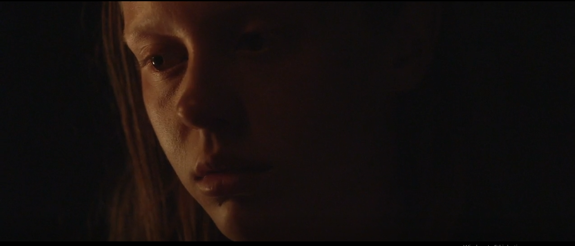Mia Goth: Sınırları Zorlayan Korku Kraliçesi 9