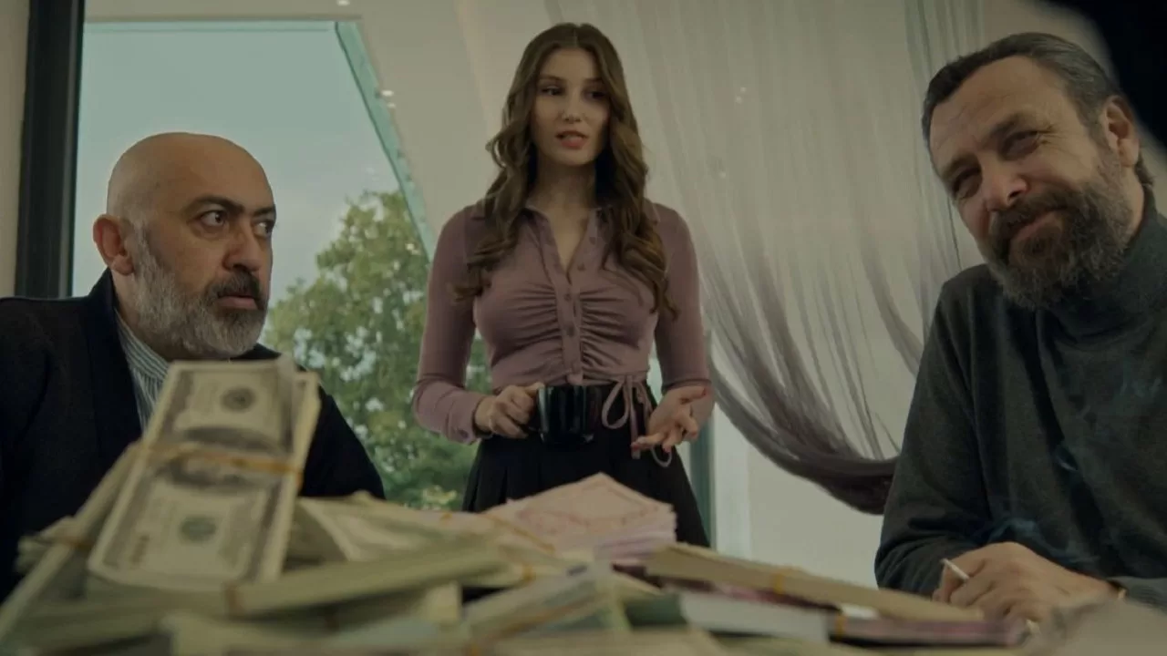 Kötü Adamın 10 Günü: Sadık Kötü Olmayı Seçiyor 9