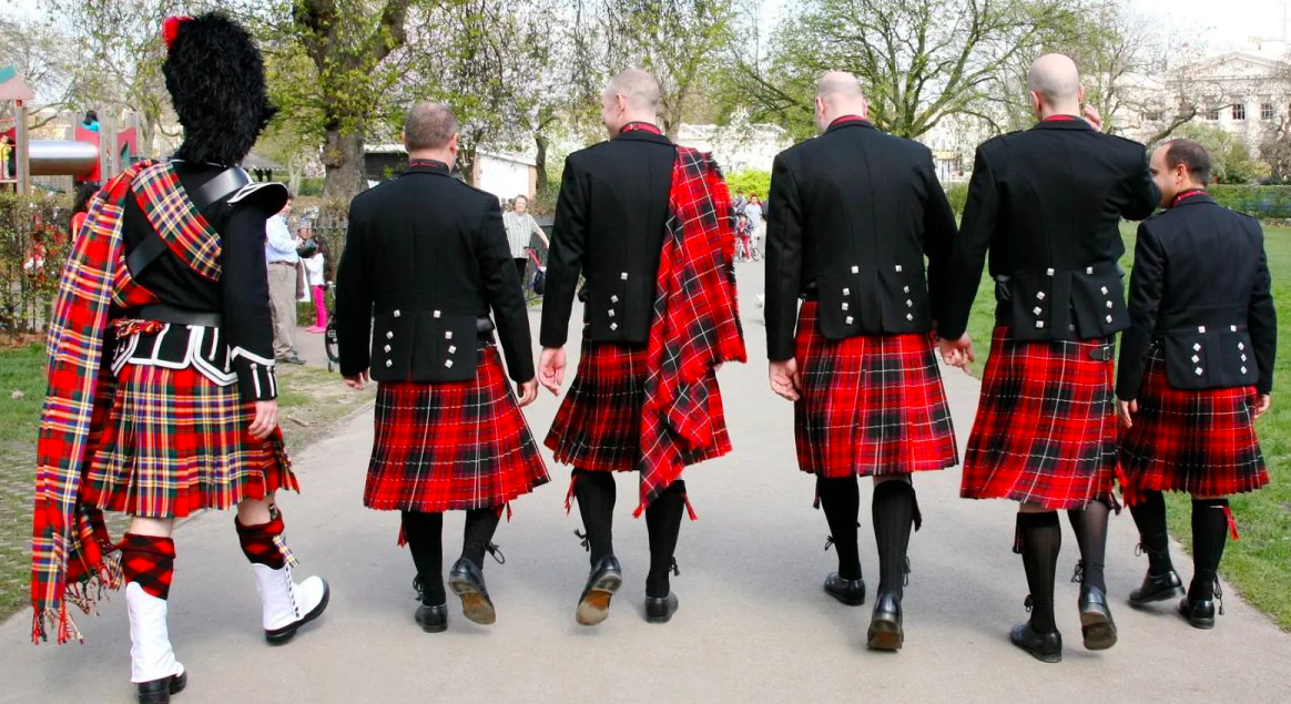 Eteklerin Dansı - Giyimdeki Değişimin ve Kültürel Zenginliğin Sembolü 31