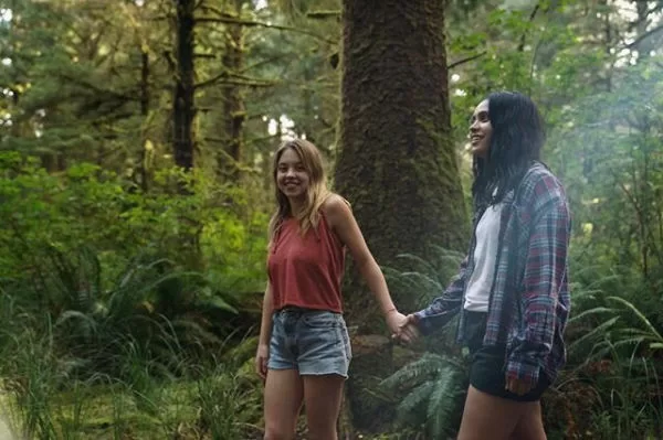Sydney Sweeney: Dizi Dünyasının Genç Yeteneği 12
