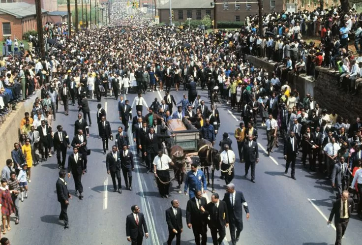 Martin Luther King ve Irk Eşitsizliğine Karşı Direnişi 8