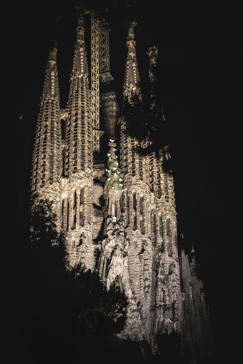 Sagrada Familia Night - Söylenti Dergi