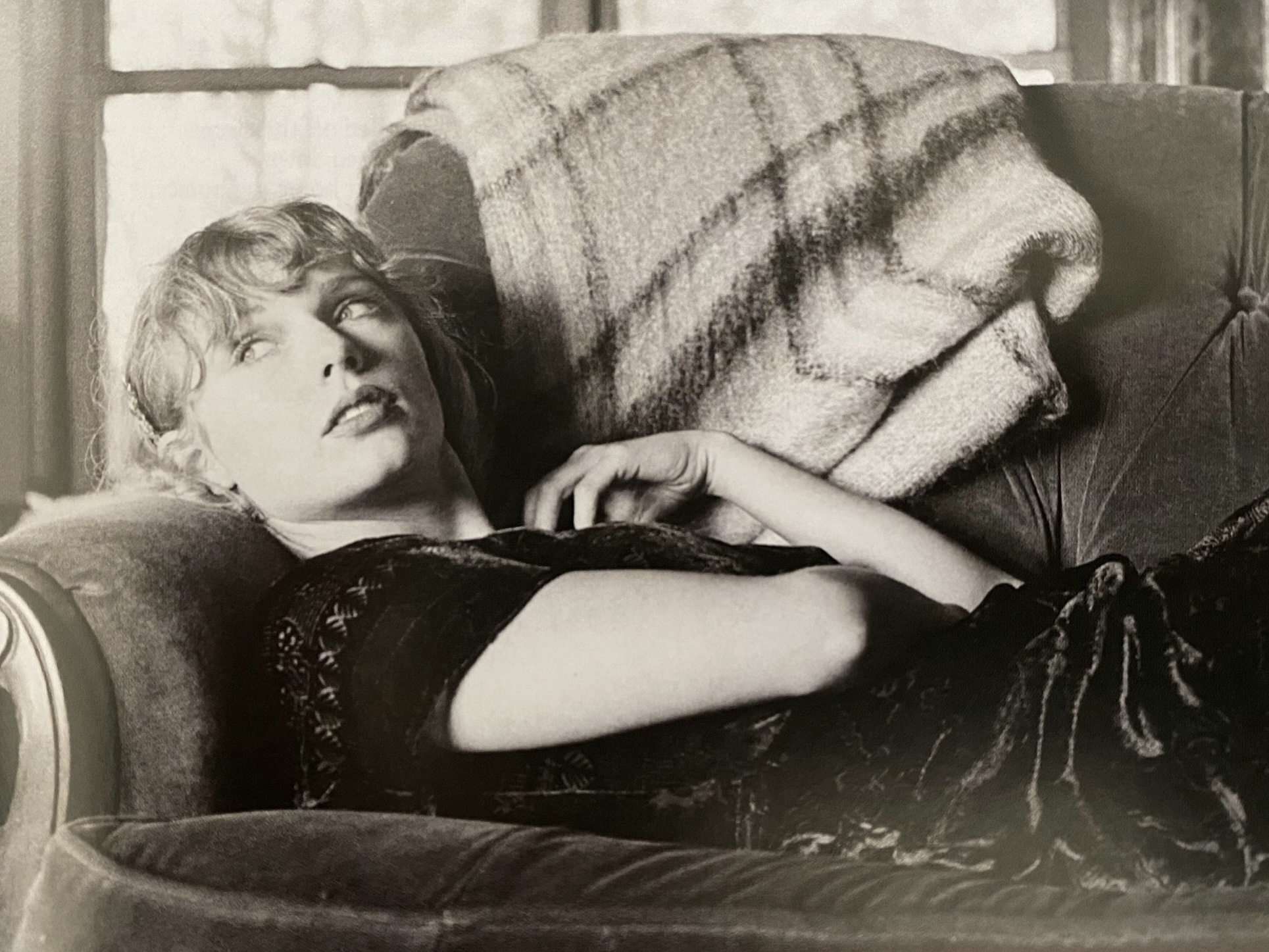 Mirrorball: Kırık Parçalarla Parlamak 9