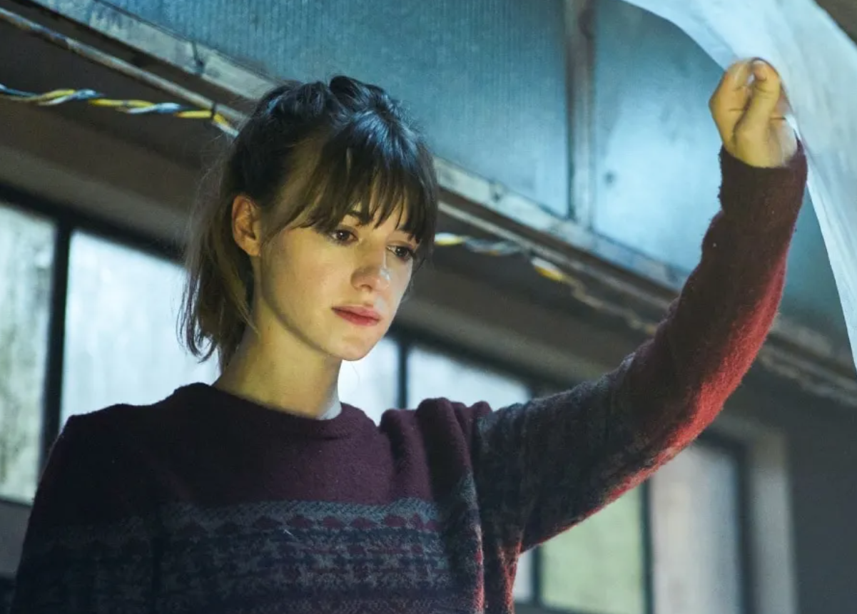 Daisy Edgar-Jones: Ekrandaki Duru Güzellik 13