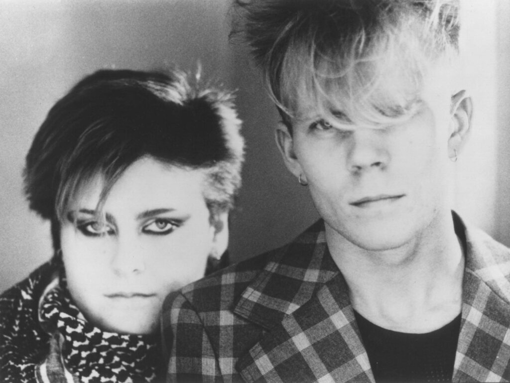 Depeche Mode Grubunu Seviyorsanız Beğenebileceğiniz Sanatçılar 7