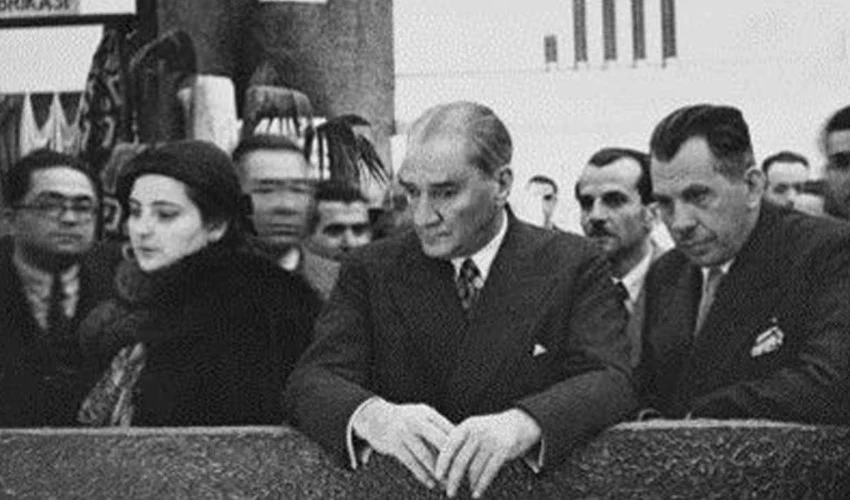 Atatürk Nazilli Basma Fabrikasının açılısında