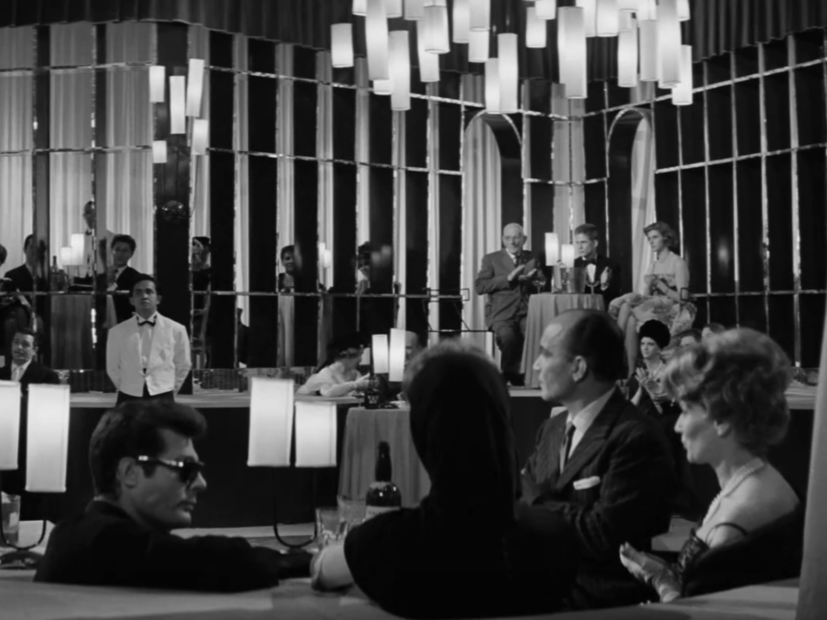 La Dolce Vita Film İncelemesi: Modern Yaşamla Parçalanmış Rüyalar 12