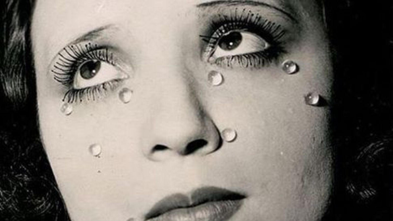 Tears ve Melankoli: Sanat Yoluyla Ruh Halini Anlamaya Çalışmak 9