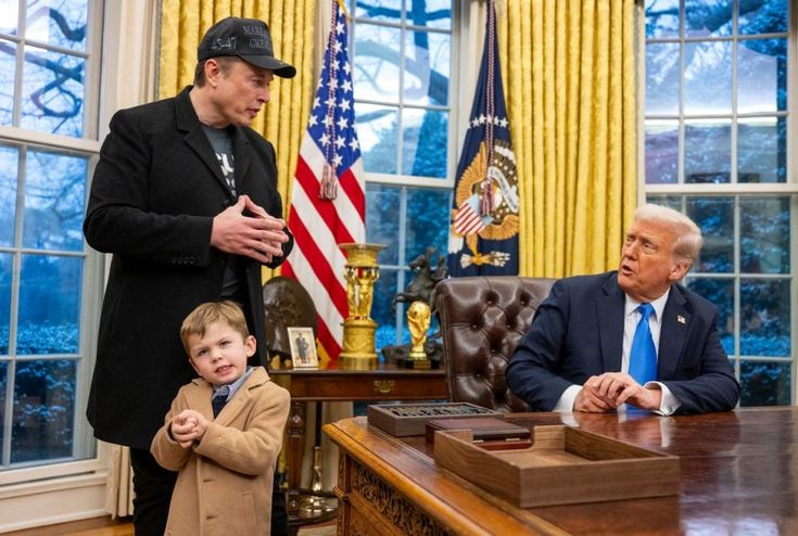 Feminist Teori Çerçevesinde Trad-Wife Akımı 18 Donald Trump, Elon Musk ve oğlu X, Beyaz Saray da