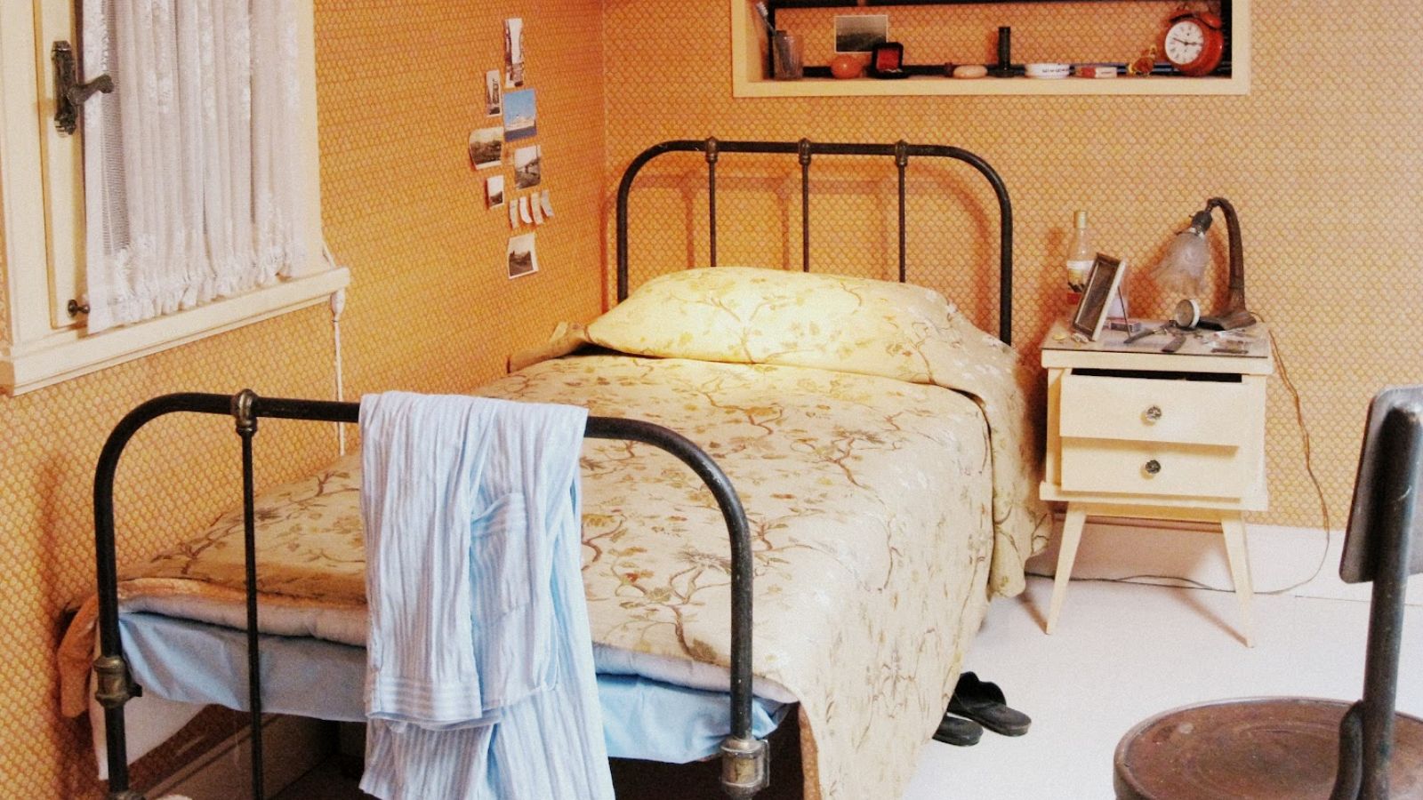 Çevre ve Yabancılaşma-Türk Edebiyatında Aşkın Halleri - Söylenti Dergi Merhamet Apartmanı'nda Kemal Basmacı'nın kaldığı oda