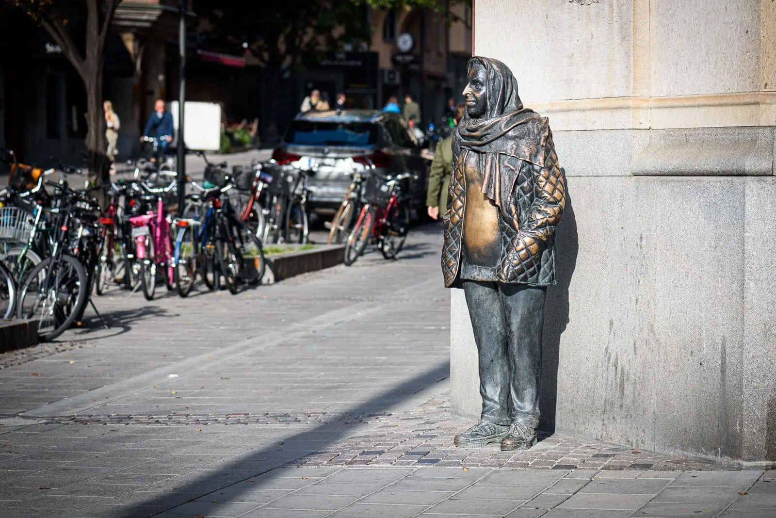 Stockholm'de 24 Saatte Görülmesi Gereken 8 Yer 14 Margaretha Krook'un heykeli.