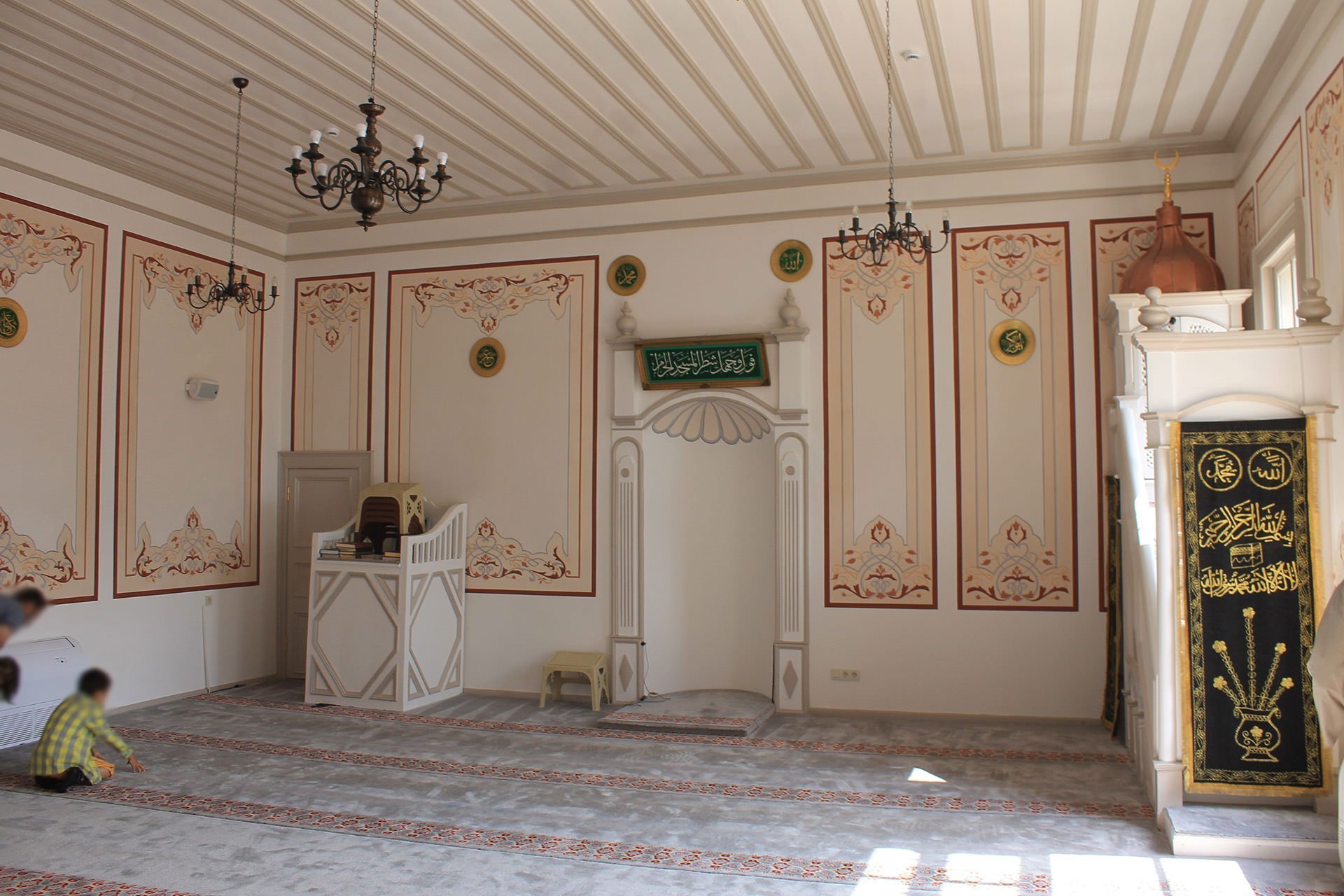 İstanbul'daki Tarihi Camiler: Şehri Keşfetmenin Manevi Yolu 16 Üryanizade Ahmet Esad Efendi Camii İçi