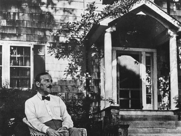 Stefan Zweig Eserlerinde 3 Farklı Temaya Bakış 8 https://www.gettyimages.fr/detail/photo-d%27actualit%C3%A9/stefan-zweig-at-ossining-n-y-summer-1941-photo-dactualit%C3%A9/541539201?adppopup=true