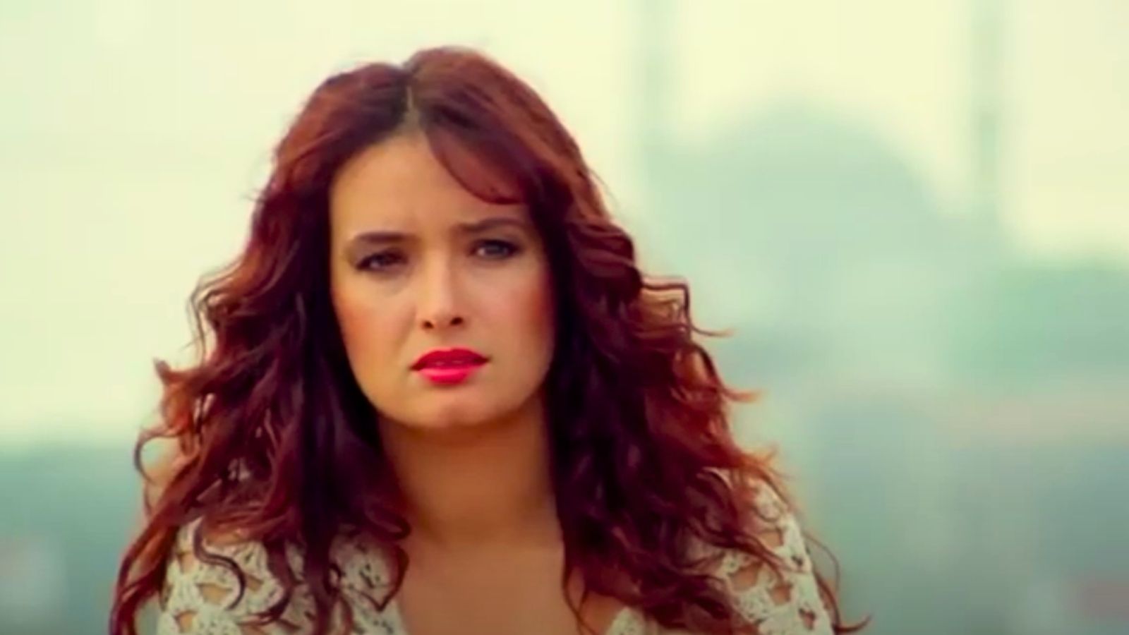 Fahriye Abla Film İncelemesi: Direnen Bir Ruhun Var Olma Mücadelesi 19 Fahriye (Müjde Ar)