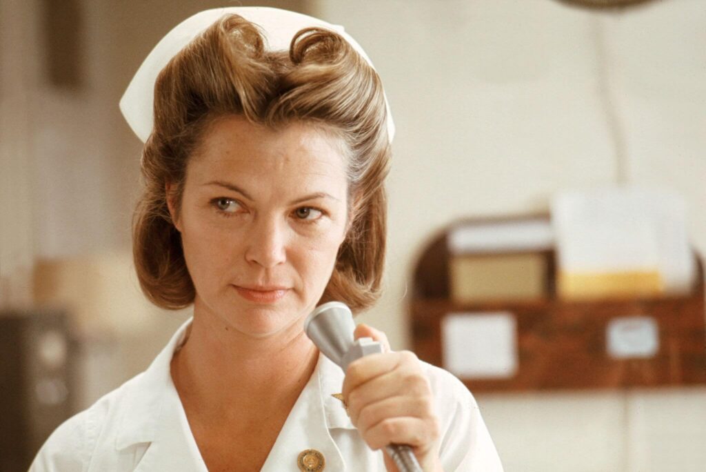 One Flew Over the Cuckoo's Nest Film İncelemesi: Psikiyatri Hastanesi Aynasından Topluma Bakmak 8
