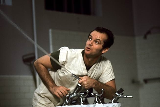 One Flew Over the Cuckoo's Nest Film İncelemesi: Psikiyatri Hastanesi Aynasından Topluma Bakmak 7
