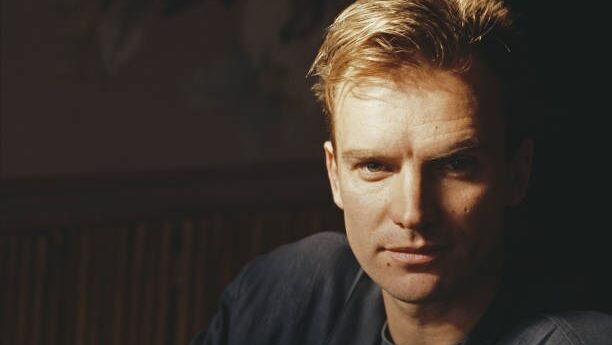 Filmden Kalanlar: Léon'un İkonik Şarkısı "Shape of My Heart" 9 English musician Sting, former lead singer with The Police, posed in New York prior to the start of his first solo tour in February 1985. (Photo by Michael Putland/Getty Images)