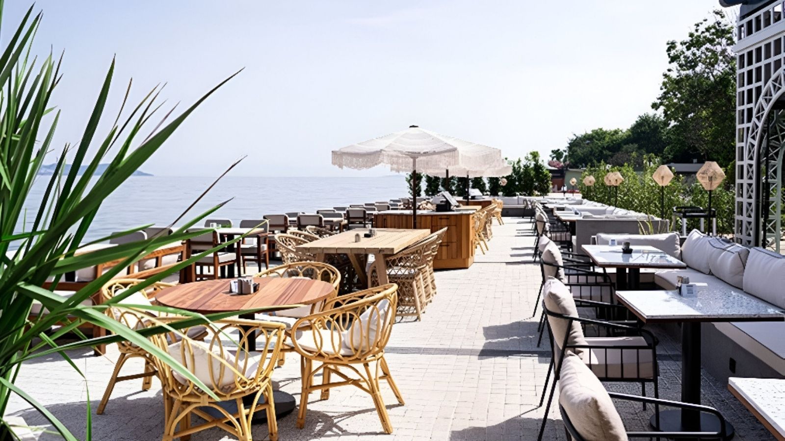 İstanbul'da Deniz Manzaralı En Güzel 10 Kafe 14