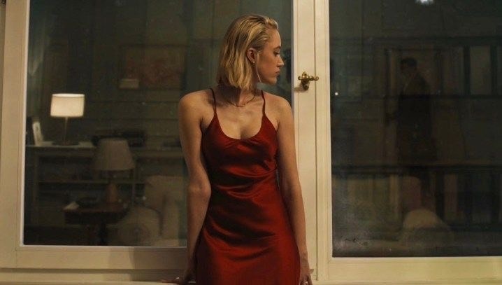 Watcher (2022) Film İncelemesi: Doğrudan Bana Bakıyor 8 Watcher (2022), Maika Monroe, Pinterest.