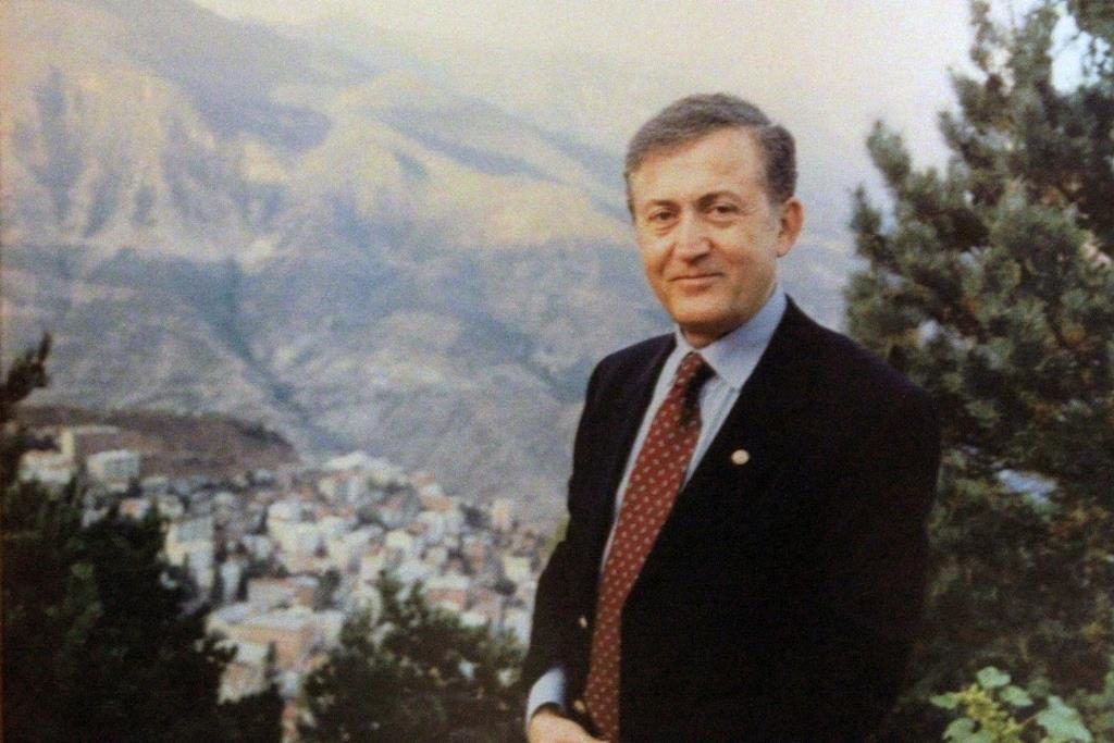 Cumhuriyet Aydınları: Ahmet Taner Kışlalı 13