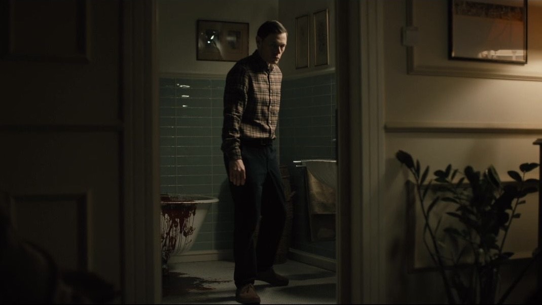 Watcher (2022) Film İncelemesi: Doğrudan Bana Bakıyor 9