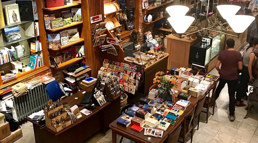 İstanbul’un En Güzel Kafeleri: Kitap, Kahve ve Yağmur Keyfi 14